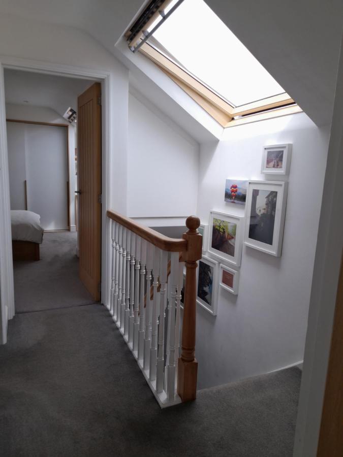 Converted Barn In Бат Екстериор снимка